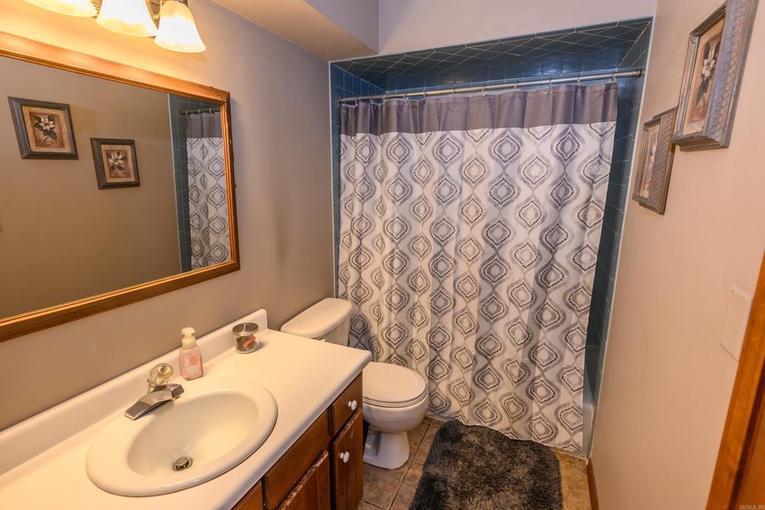 Enjoy easy access to Bull Shoals Lake and the White River from - photo 21