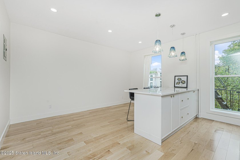 Welcome to 645 Carroll Street! This stunning and impeccably - photo 33