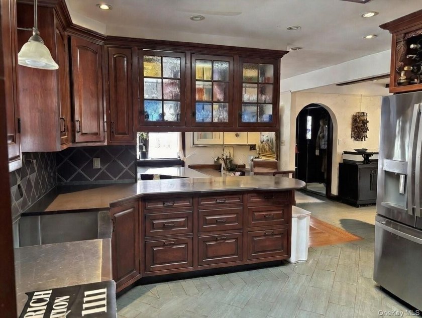 3 CRESTWOOD PLACE - MINT COLONIAL ON A WONDERFUL QUIET BLOCK - photo 9