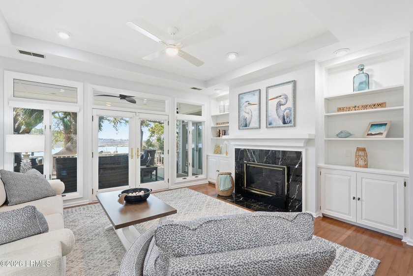 Ooo la la! Newly Renovated, Open Concept and a SHOW STOPPER! - photo 11