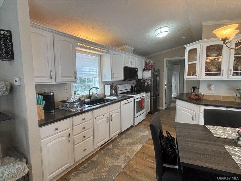 Welcome to Glenwood Village a 55 &amp; Over Manufactured Home - photo 18