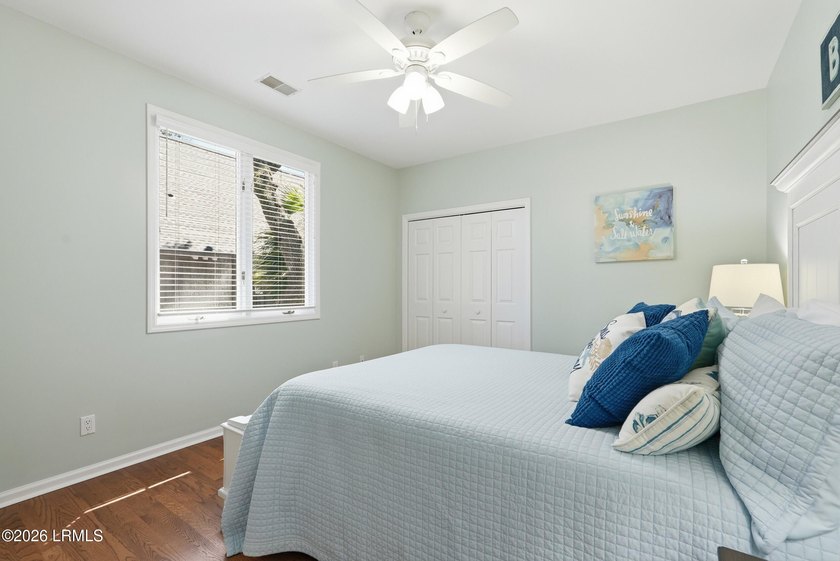 Ooo la la! Newly Renovated, Open Concept and a SHOW STOPPER! - photo 29