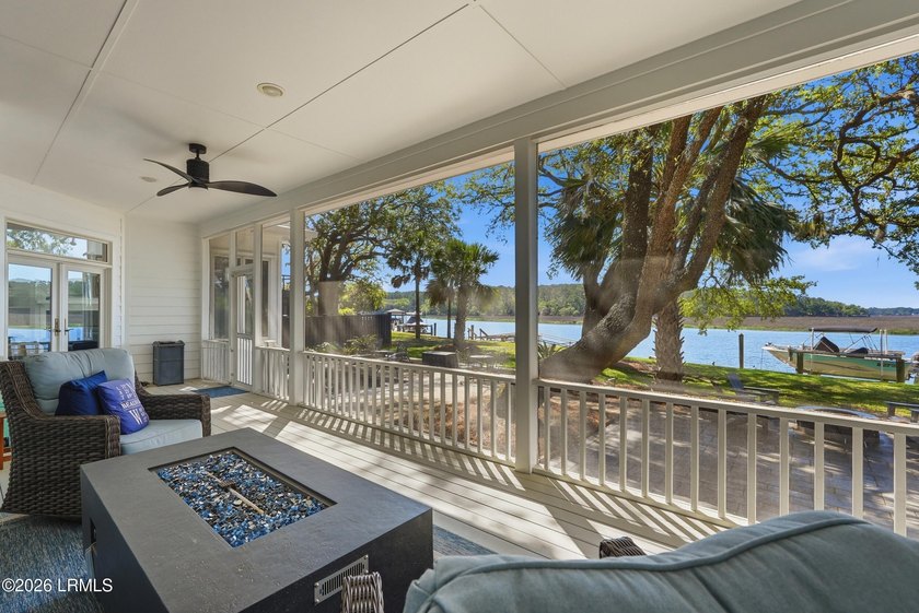 Ooo la la! Newly Renovated, Open Concept and a SHOW STOPPER! - photo 37