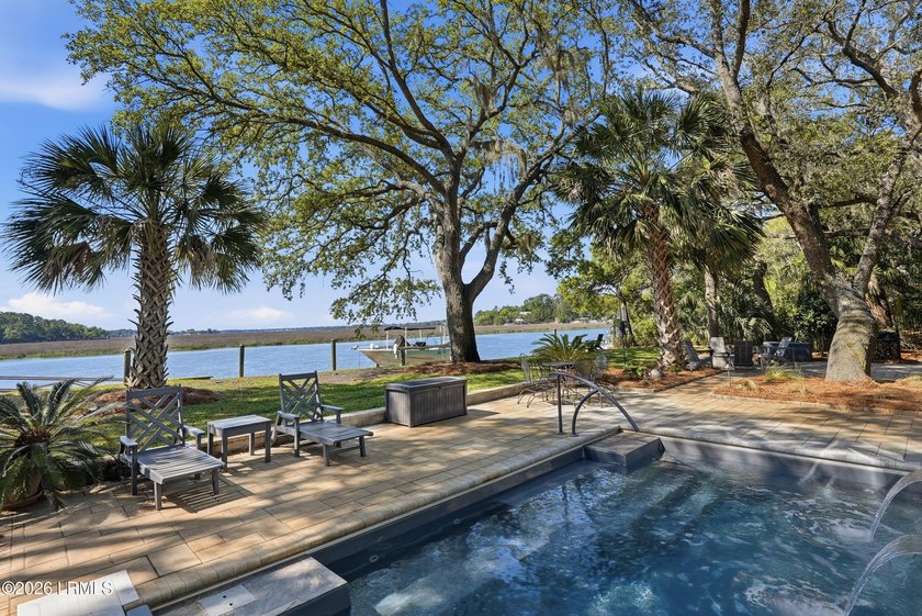 Ooo la la! Newly Renovated, Open Concept and a SHOW STOPPER! - photo 39