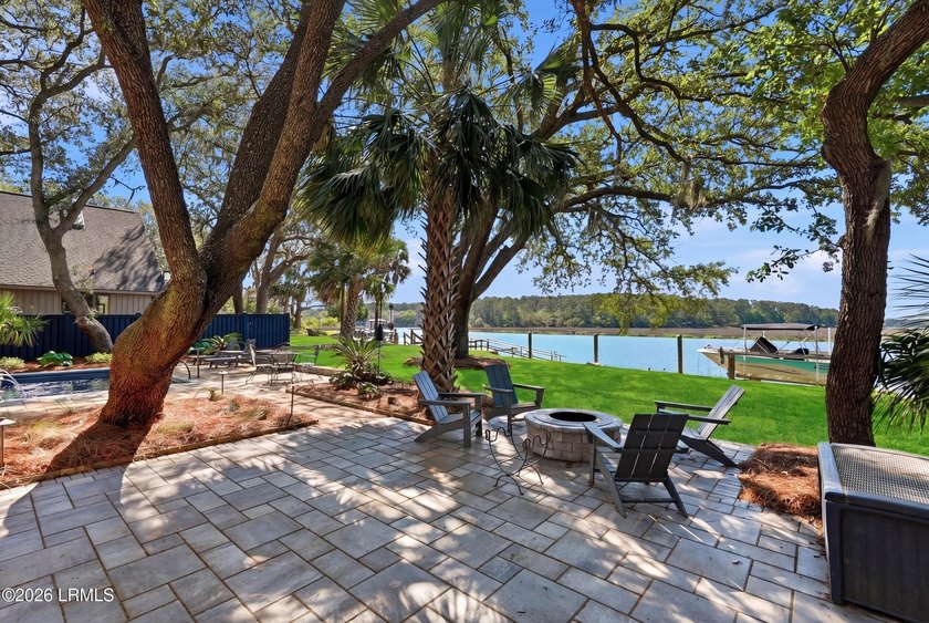 Ooo la la! Newly Renovated, Open Concept and a SHOW STOPPER! - photo 40