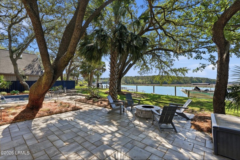Ooo la la! Newly Renovated, Open Concept and a SHOW STOPPER! - photo 41