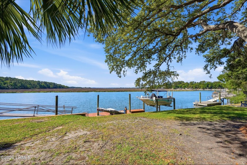 Ooo la la! Newly Renovated, Open Concept and a SHOW STOPPER! - photo 45