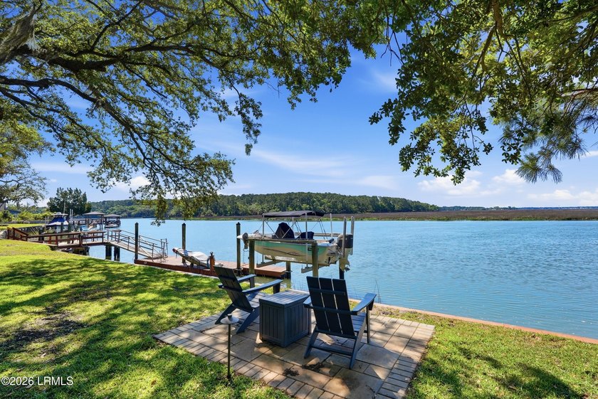 Ooo la la! Newly Renovated, Open Concept and a SHOW STOPPER! - photo 47
