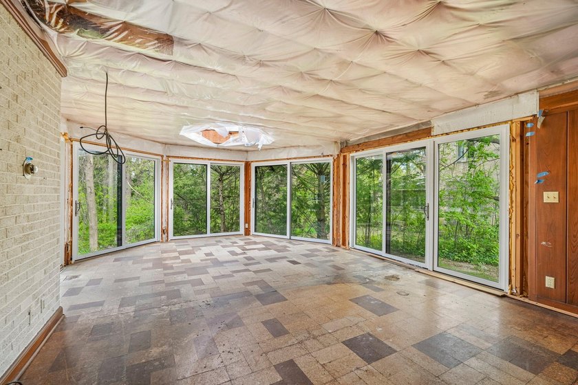 Set on a charming, tree-lined street in the heart of Fox Point - photo 10