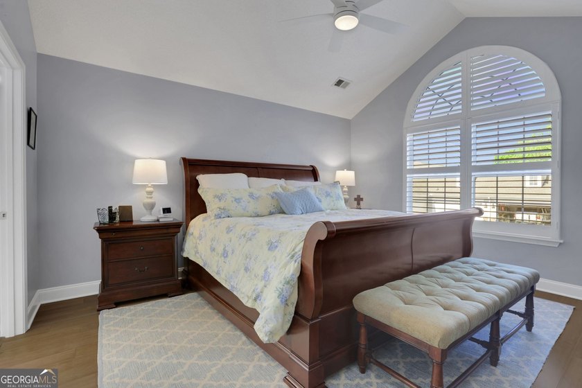 Beautifully updated and completely turnkey ranch home in the - photo 6