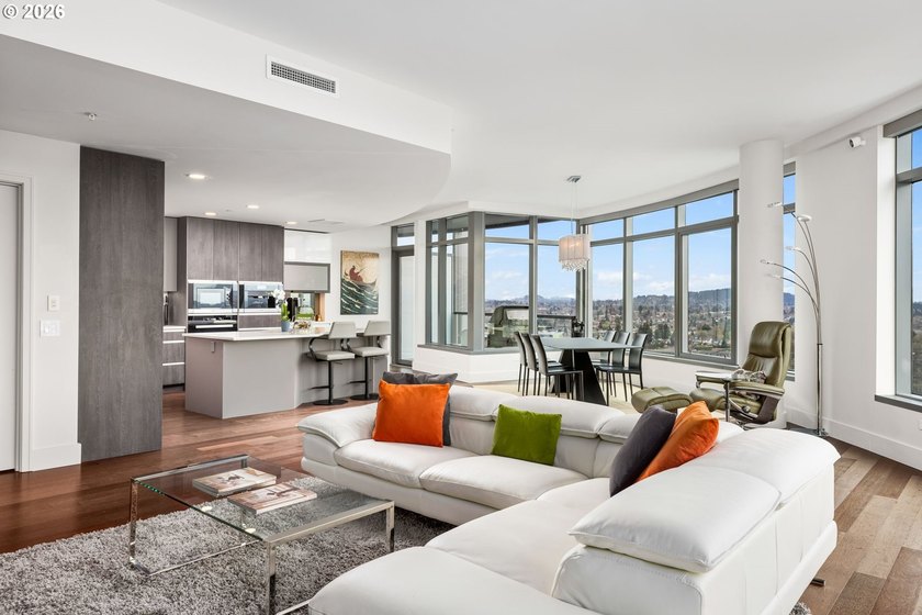 Experience penthouse living in the John Ross with this fully - photo 12