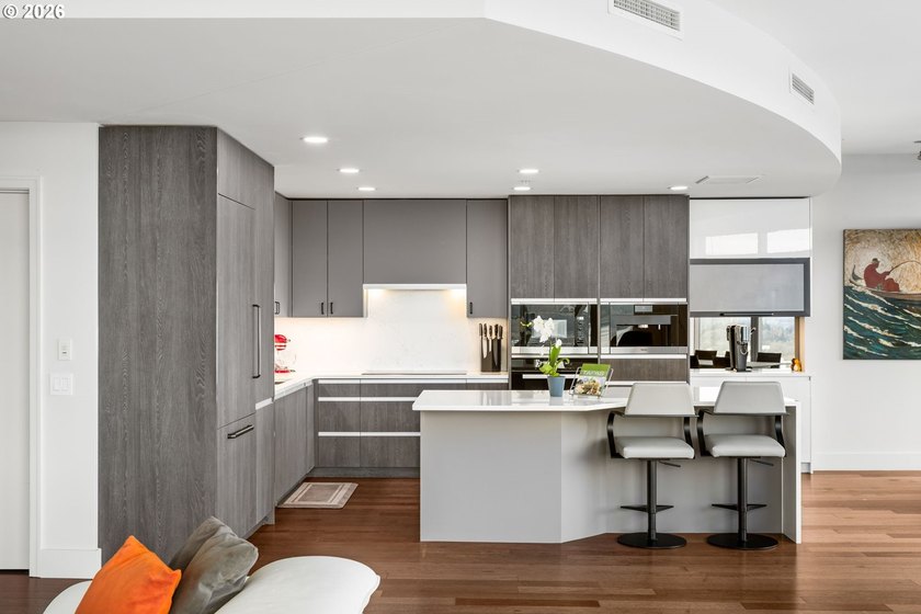 Experience penthouse living in the John Ross with this fully - photo 14