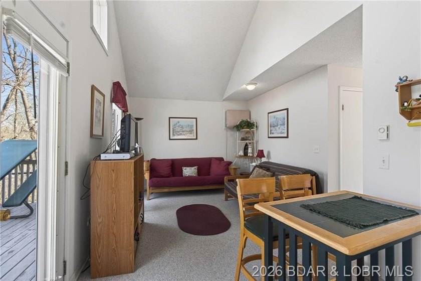 Lake of the Ozarks retreat located in the desirable Keithley's - photo 15