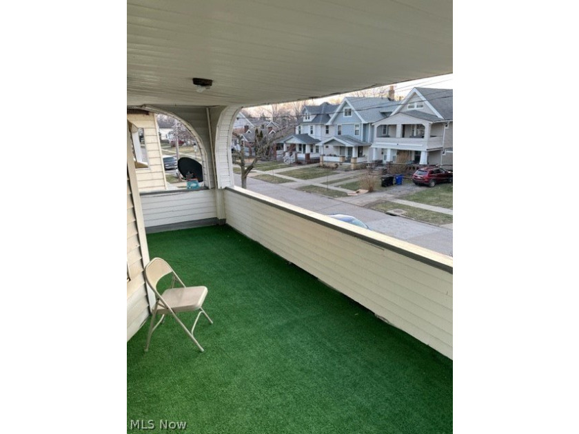 407 East 147th Street in Cleveland presents a fully occupied - photo 20