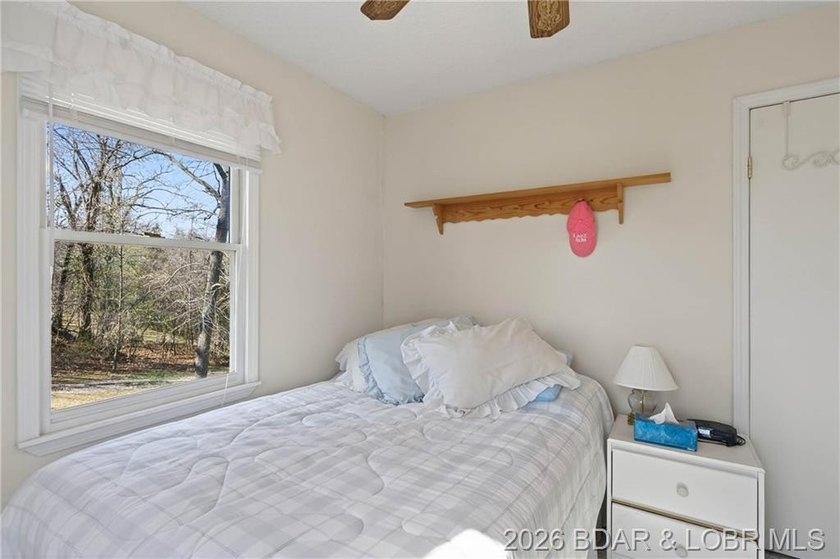 Lake of the Ozarks retreat located in the desirable Keithley's - photo 21