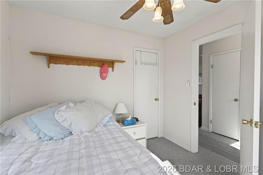 Lake of the Ozarks retreat located in the desirable Keithley's - photo 22