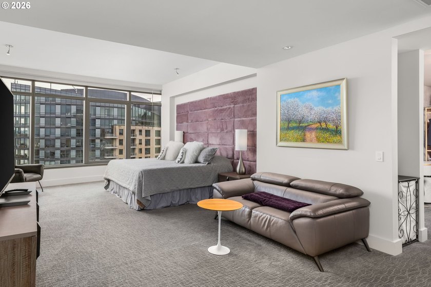 Experience penthouse living in the John Ross with this fully - photo 23