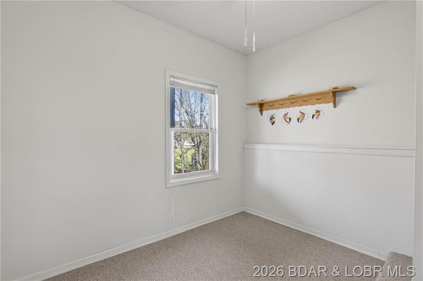 Lake of the Ozarks retreat located in the desirable Keithley's - photo 25