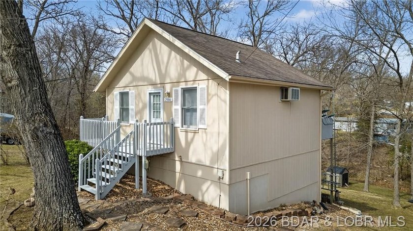 Lake of the Ozarks retreat located in the desirable Keithley's - photo 35