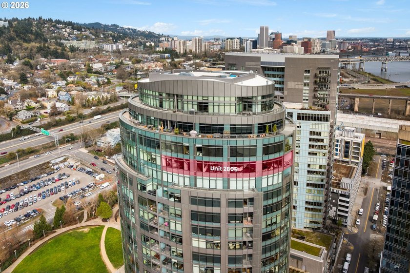 Experience penthouse living in the John Ross with this fully - photo 39