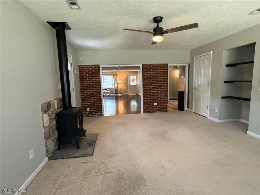 Welcome to this beautiful move-in-ready 3 bedroom 2 bath 1761 sq - photo 13