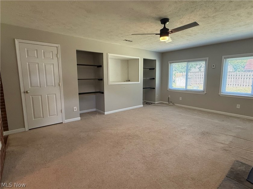 Welcome to this beautiful move-in-ready 3 bedroom 2 bath 1761 sq - photo 14