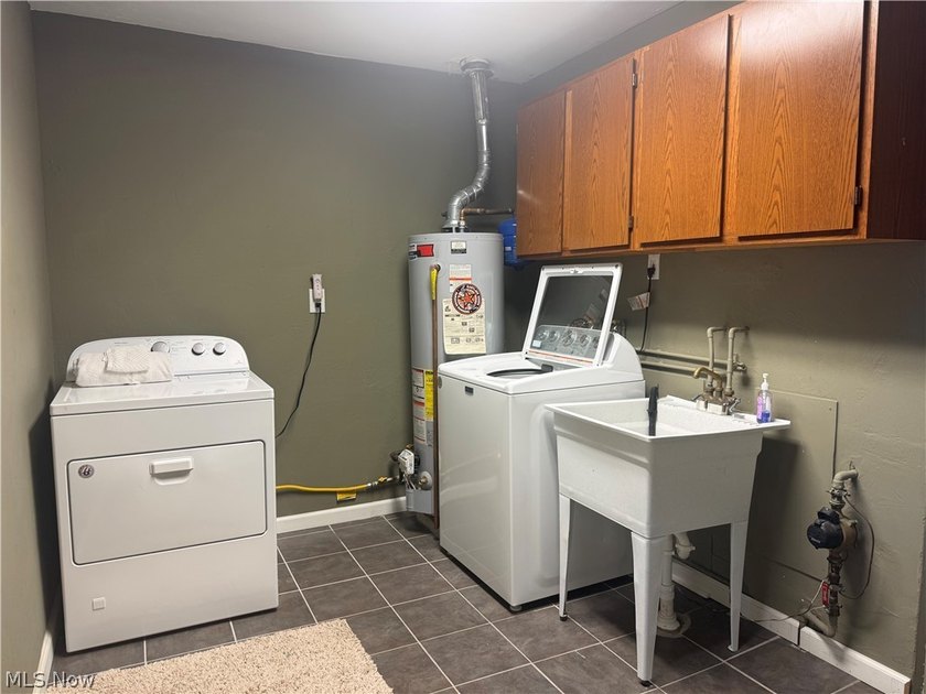 Welcome to this beautiful move-in-ready 3 bedroom 2 bath 1761 sq - photo 16