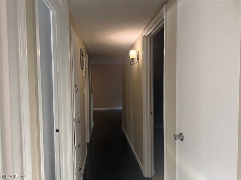 Welcome to this beautiful move-in-ready 3 bedroom 2 bath 1761 sq - photo 21