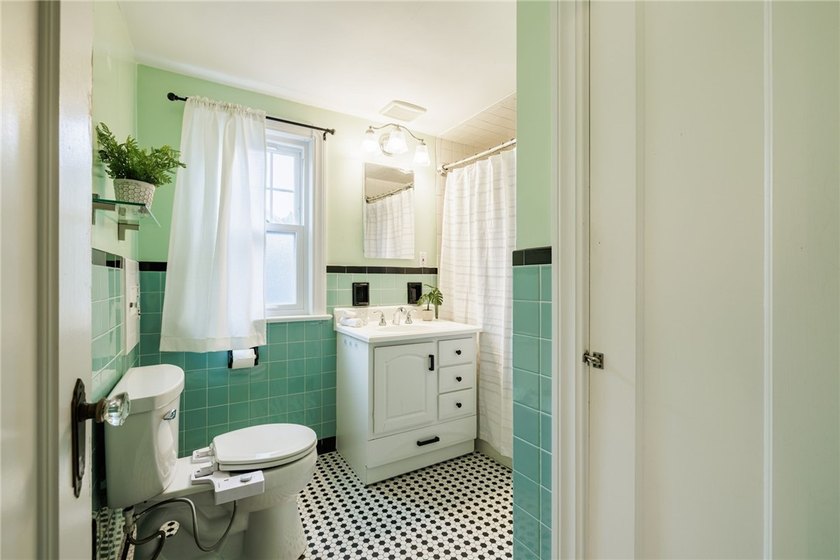 Welcome to 98 Wimbledon Road, where timeless architecture - photo 28