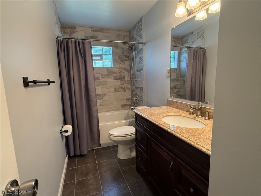 Welcome to this beautiful move-in-ready 3 bedroom 2 bath 1761 sq - photo 28