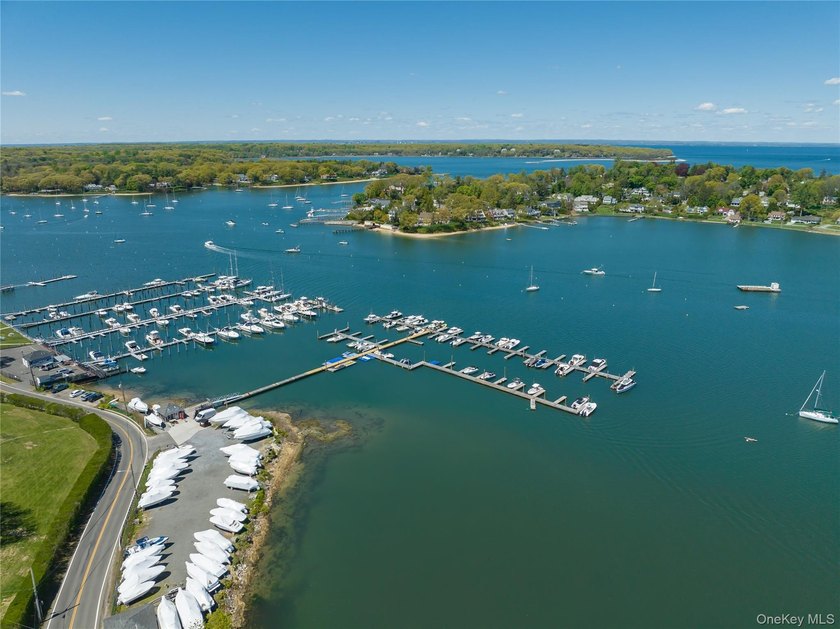 Enjoy breathtaking views overlooking Huntington Bay from this - photo 29