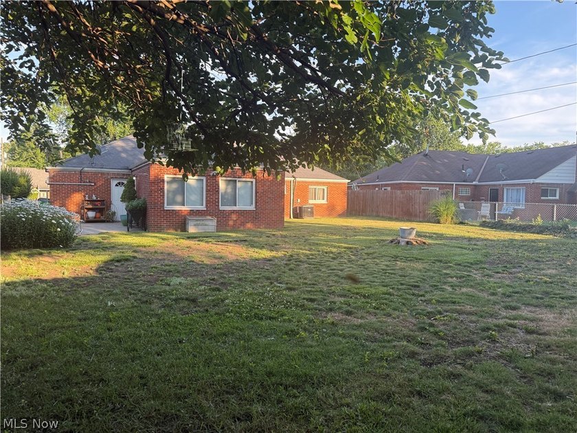 Welcome to this beautiful move-in-ready 3 bedroom 2 bath 1761 sq - photo 34