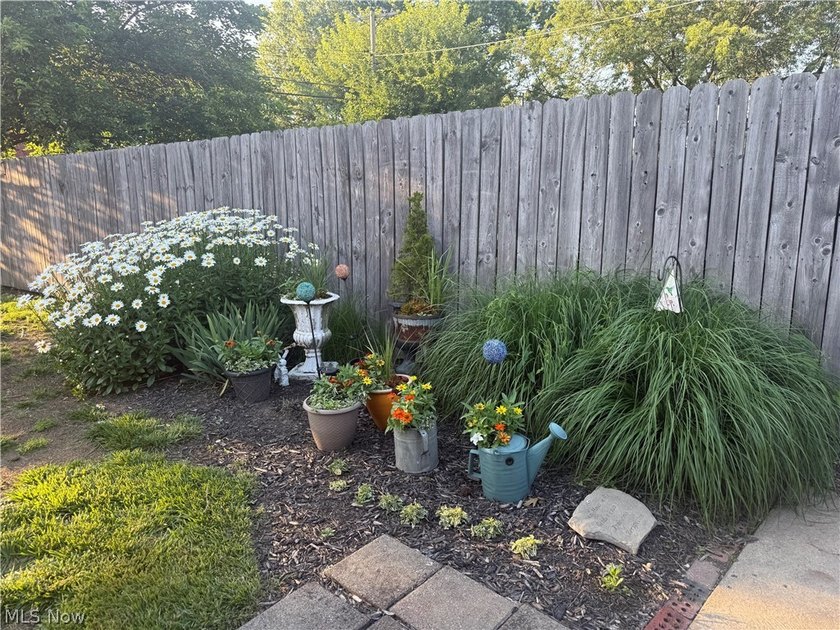 Welcome to this beautiful move-in-ready 3 bedroom 2 bath 1761 sq - photo 37