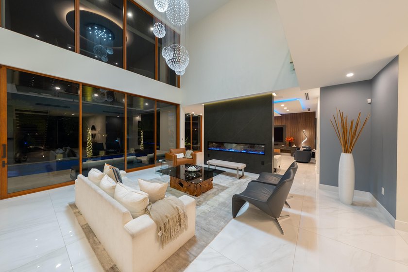 Experience unparalleled modern waterfront luxury in prestigious - photo 18