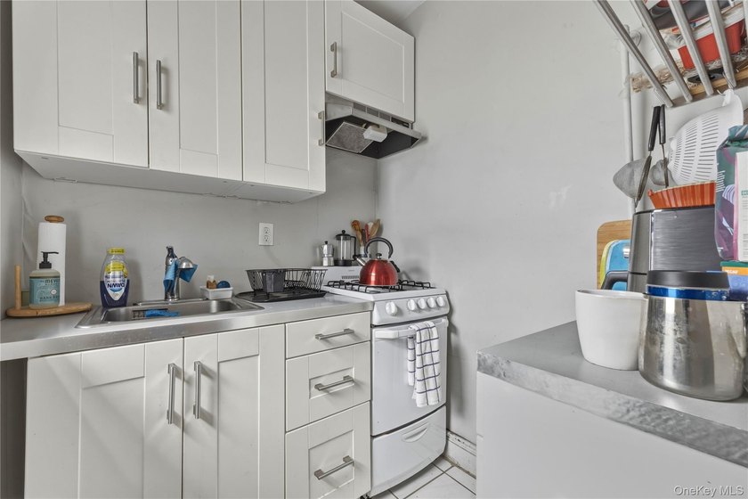 Welcome to 977 Lorimer St., a pre-war corner property on a - photo 20