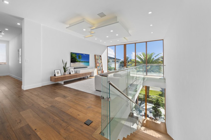 Experience unparalleled modern waterfront luxury in prestigious - photo 27