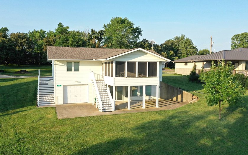 Located in the highly sought-after C-Cove area of Council Grove - photo 4