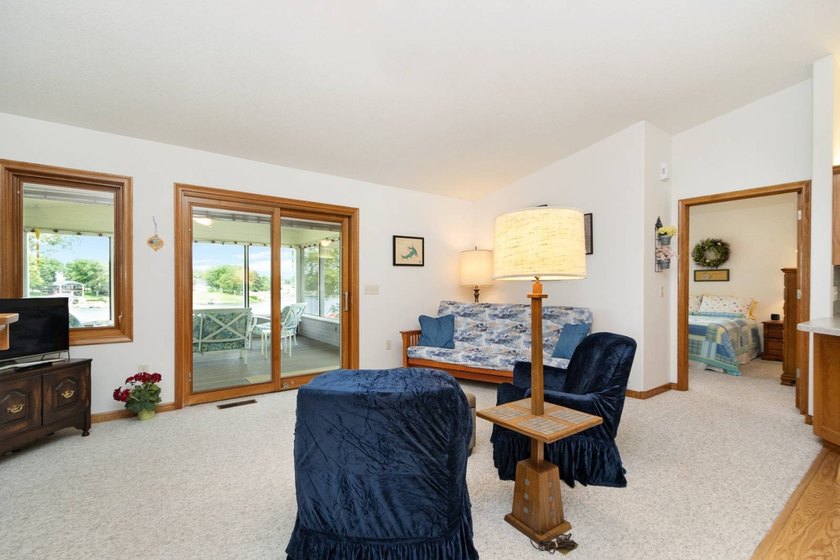 Located in the highly sought-after C-Cove area of Council Grove - photo 10