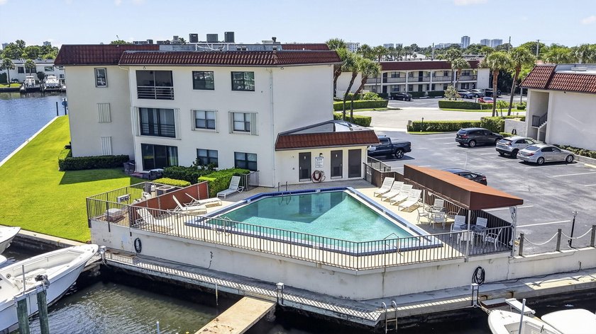 ACCEPTING BACK-UP OFFERS. Take Elevator t0 TOP FLOOR 2BR/2BA - photo 46