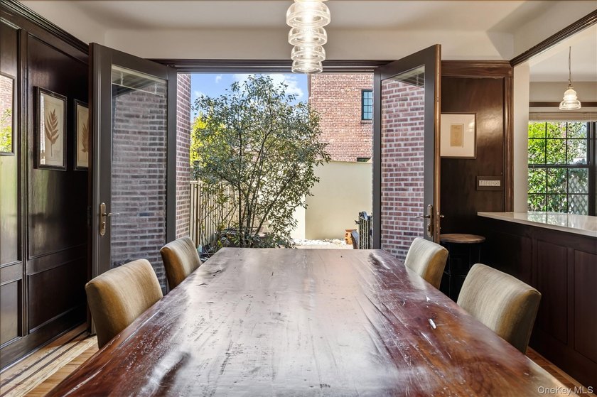 Welcome home to this beautiful Wolosoff Brothers Townhome on - photo 11