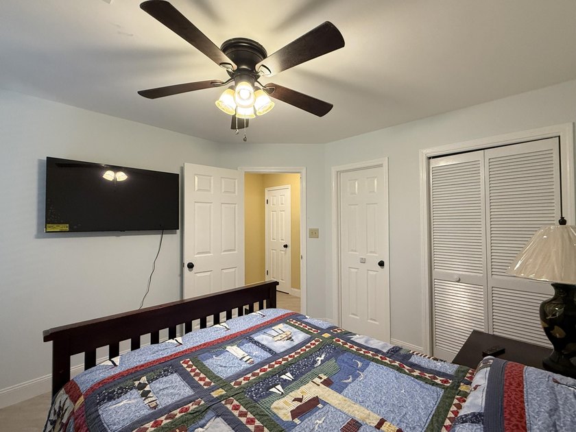 Welcome to lakefront living in the heart of Bluewater Bay! This - photo 11