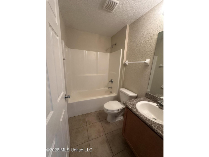Move-In Ready 3 Bedroom, 2 Bath Home! Step into this recently - photo 14