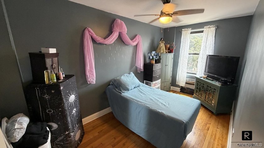 Welcome to this beautifully maintained 2-bedroom apartment in - photo 14