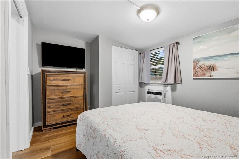 Beautifully updated triplex in one of Stuart's charming *Old - photo 14