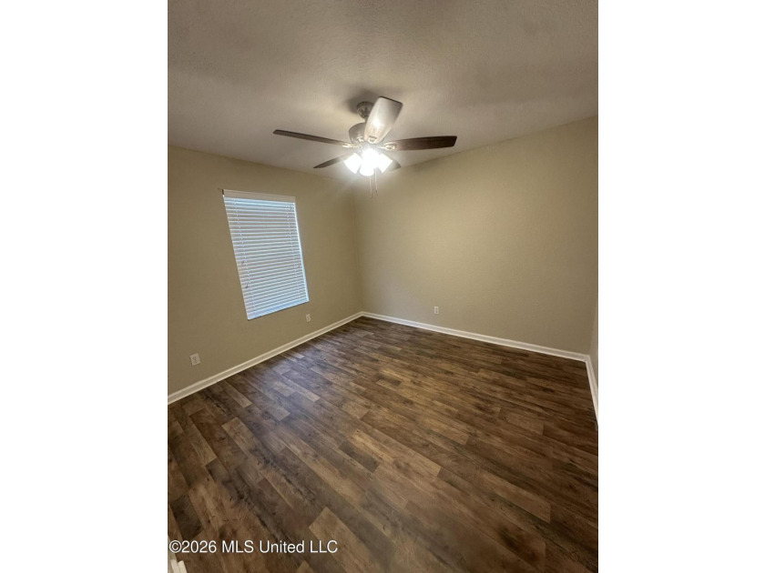 Move-In Ready 3 Bedroom, 2 Bath Home! Step into this recently - photo 15