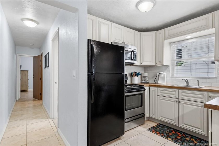 Beautifully updated triplex in one of Stuart's charming *Old - photo 18