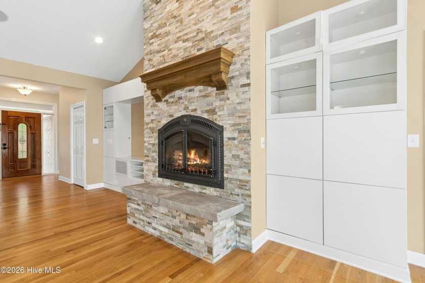 This gorgeous lakefront home is located at the end of a quiet - photo 20