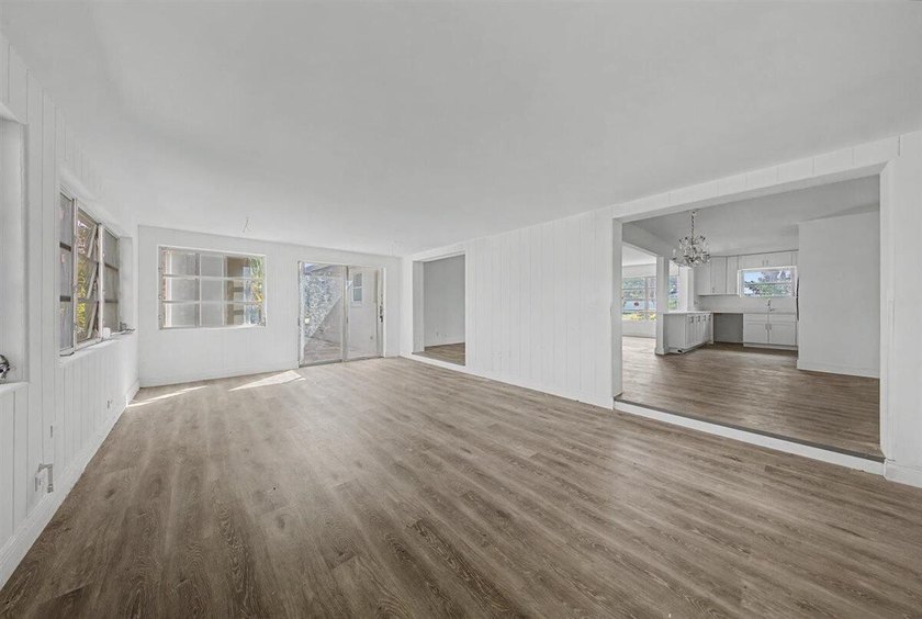 Welcome to an outstanding opportunity to own a true 3-bedroom - photo 23