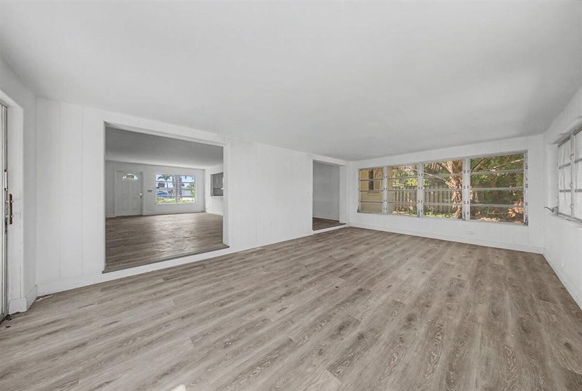 Welcome to an outstanding opportunity to own a true 3-bedroom - photo 24