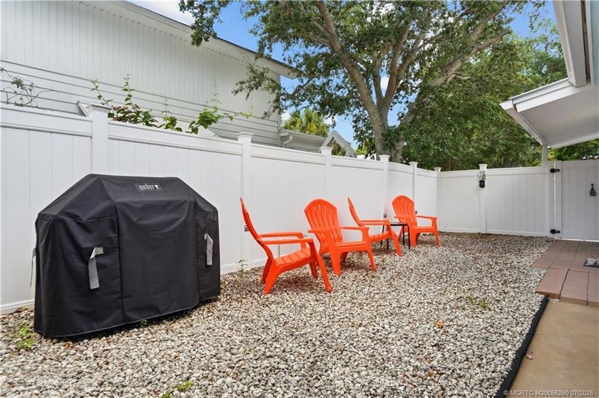 Beautifully updated triplex in one of Stuart's charming *Old - photo 28